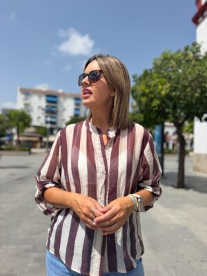 Camisa cuello mao franjas chocolate-beige.