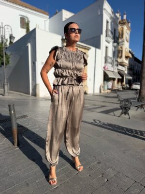 Conjunto raso fruncido topo.