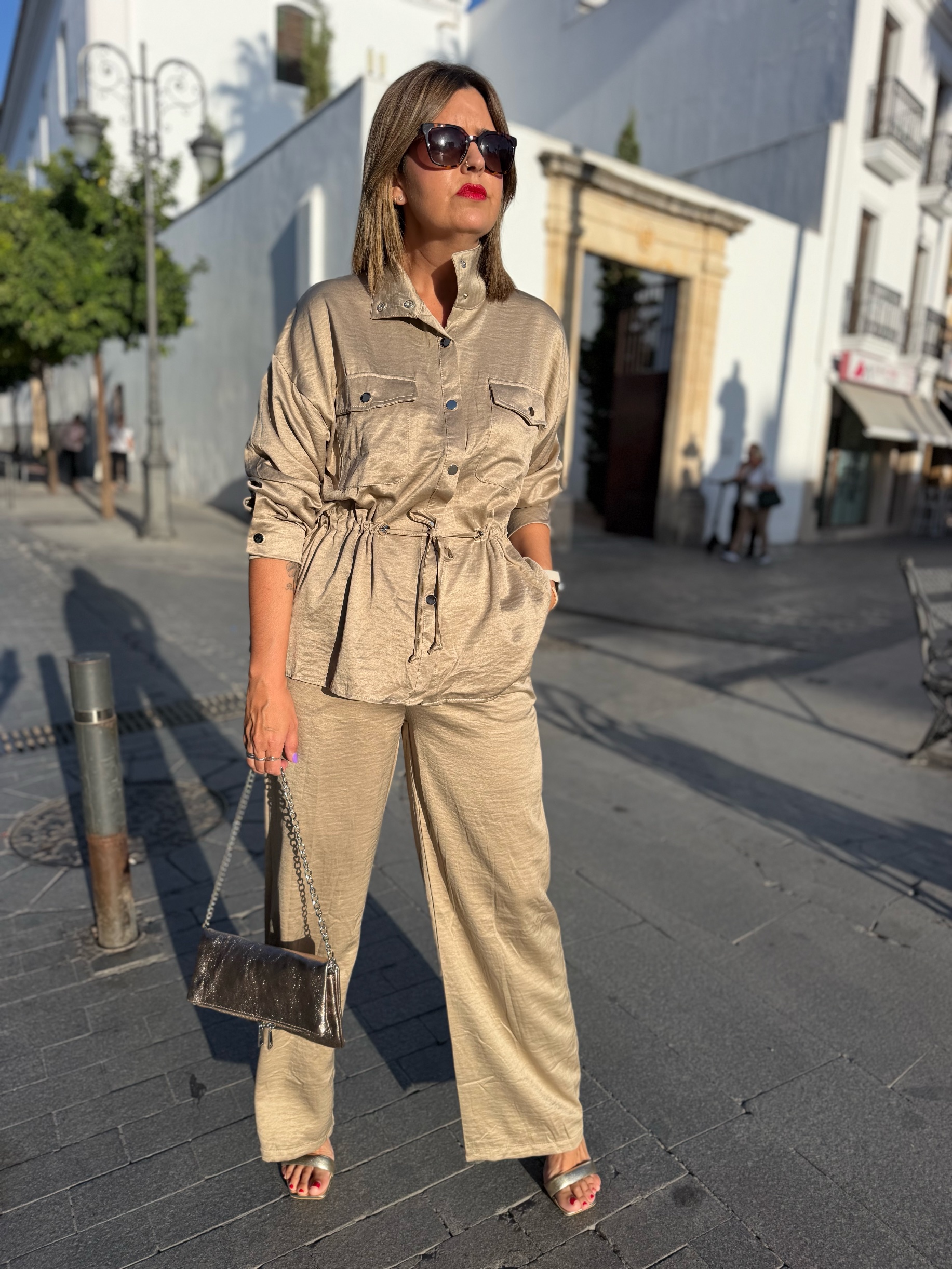 Conjunto Tuki Tuki beige.