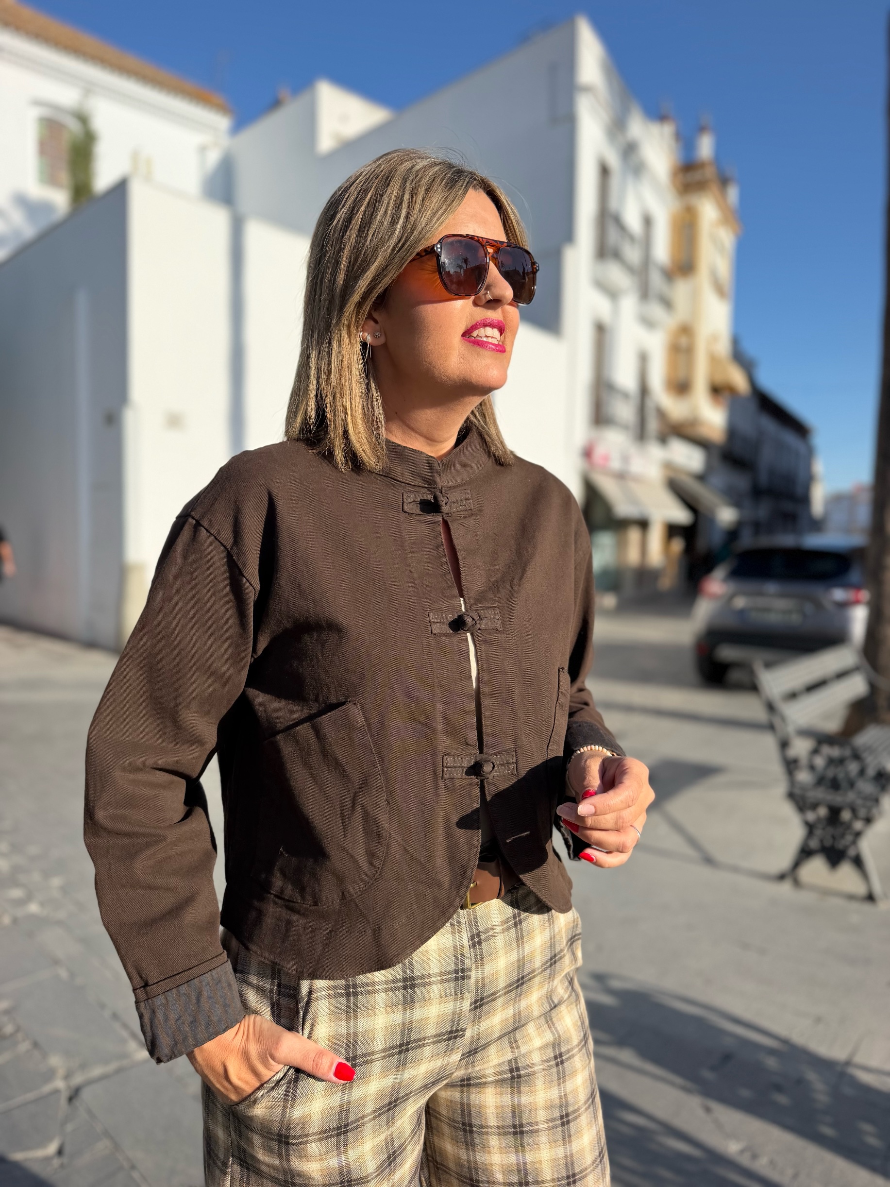 Chaqueta Nara chocolate.
