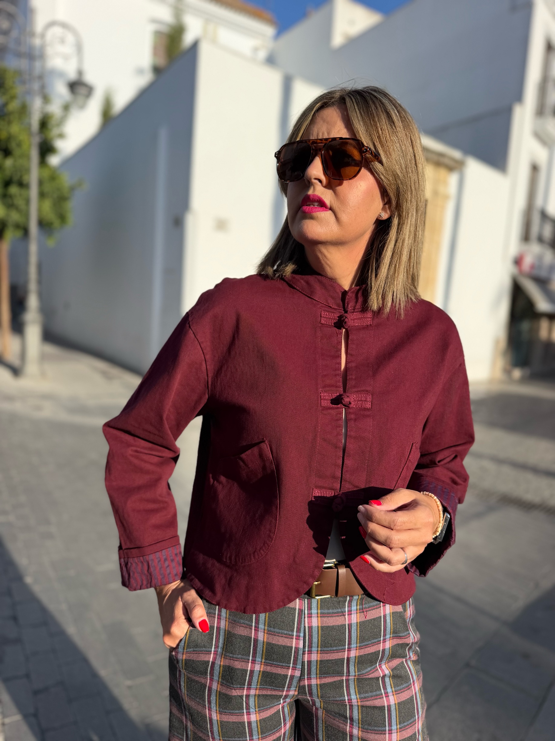 Chaqueta Nara burdeos. - Imagen 2