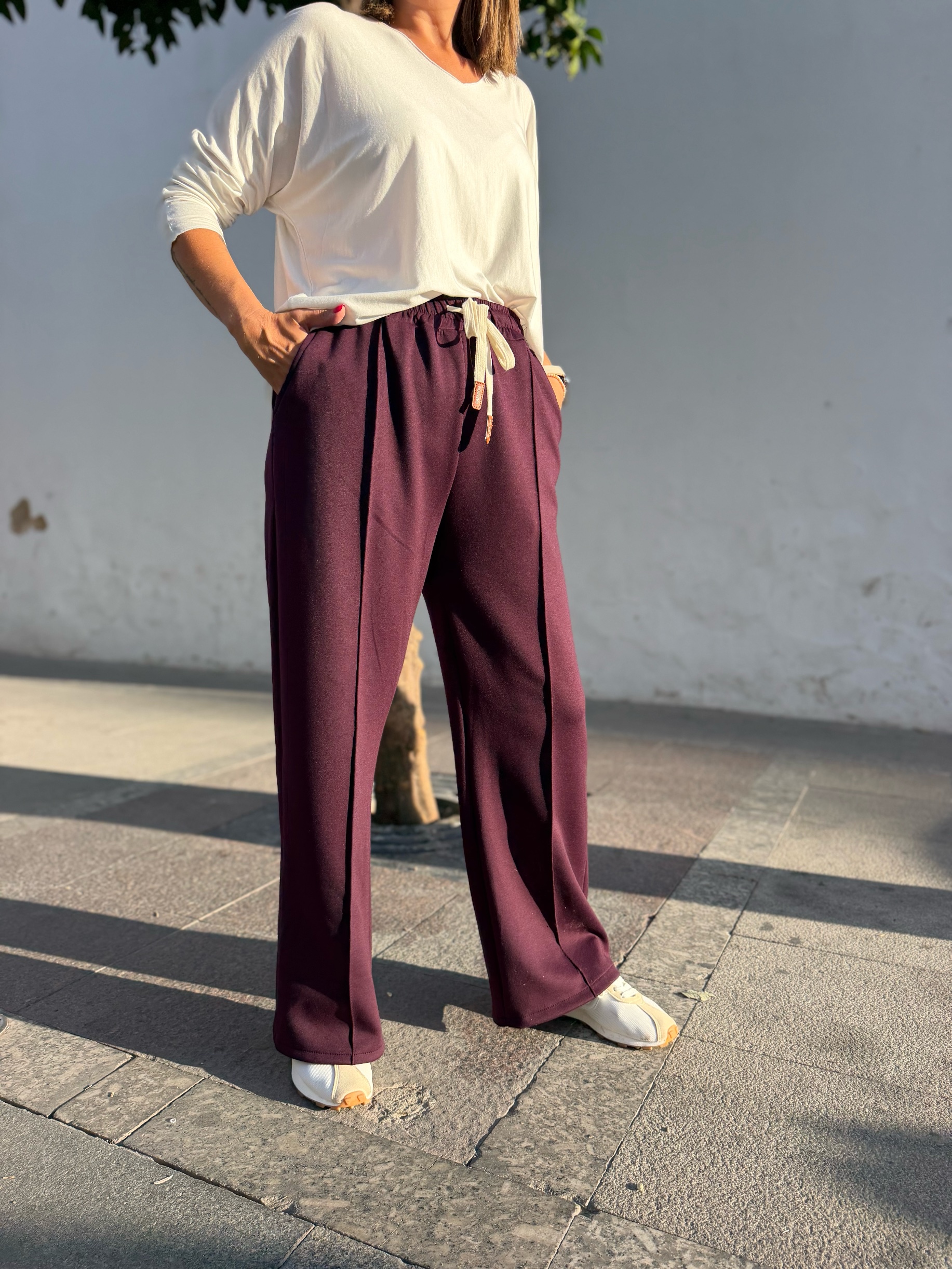 Pantalón sport recto costura berengena. - Imagen 2