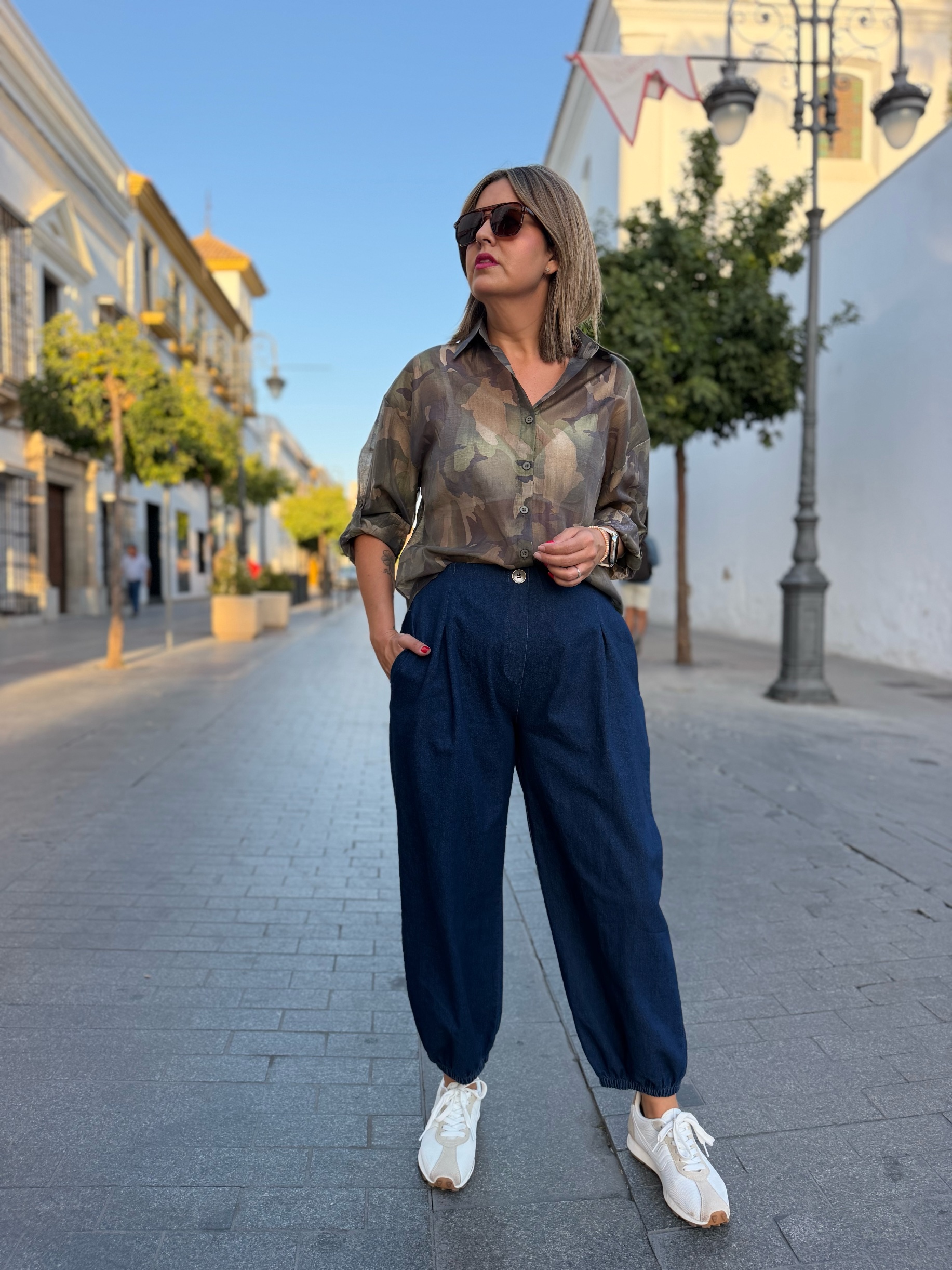 Pantalón balon denim pinza. - Imagen 2