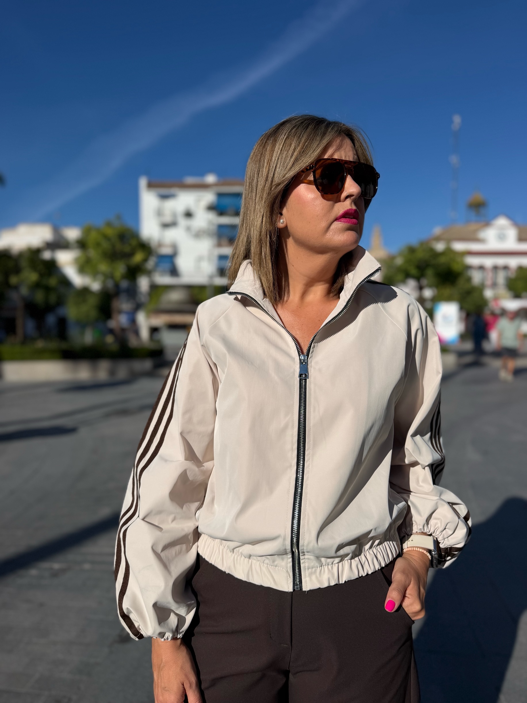 Chaqueta Urban beige.
