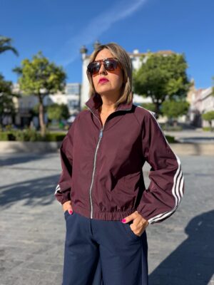 Chaqueta Urban berengena.
