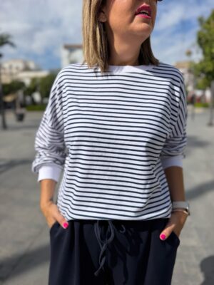 Sudadera milrayas blanco-marino.