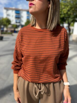 Sudadera milrayas naranja chocolate.