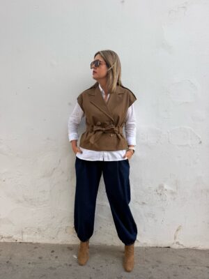 Chaleco Boston camel.