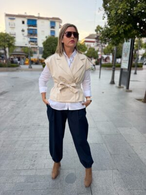 Chaleco Boston beige.