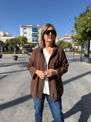 Chaqueta Rain chocolate.