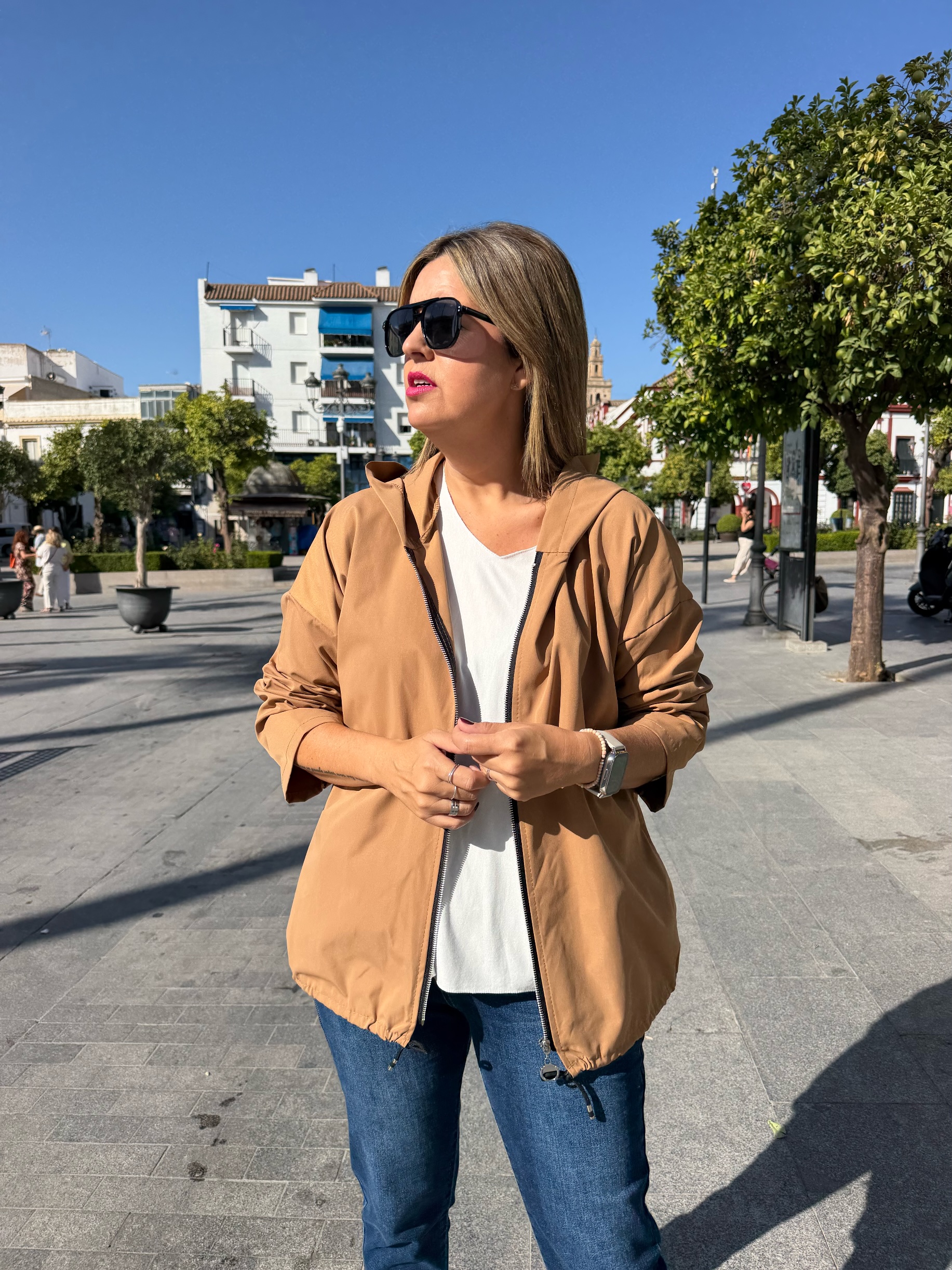 Chaqueta Rain camel.