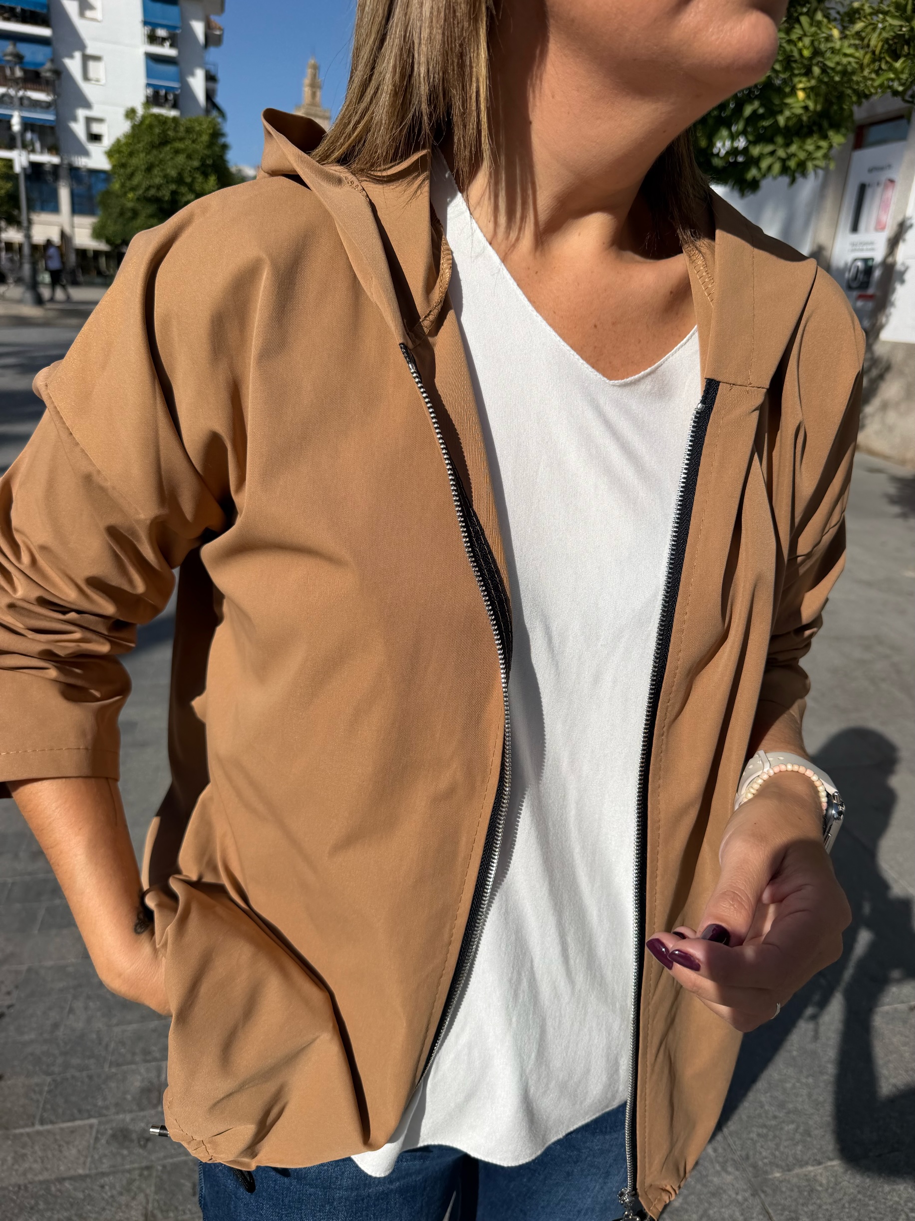 Chaqueta Rain camel. - Imagen 2