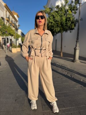 Conjunto Boston beige.