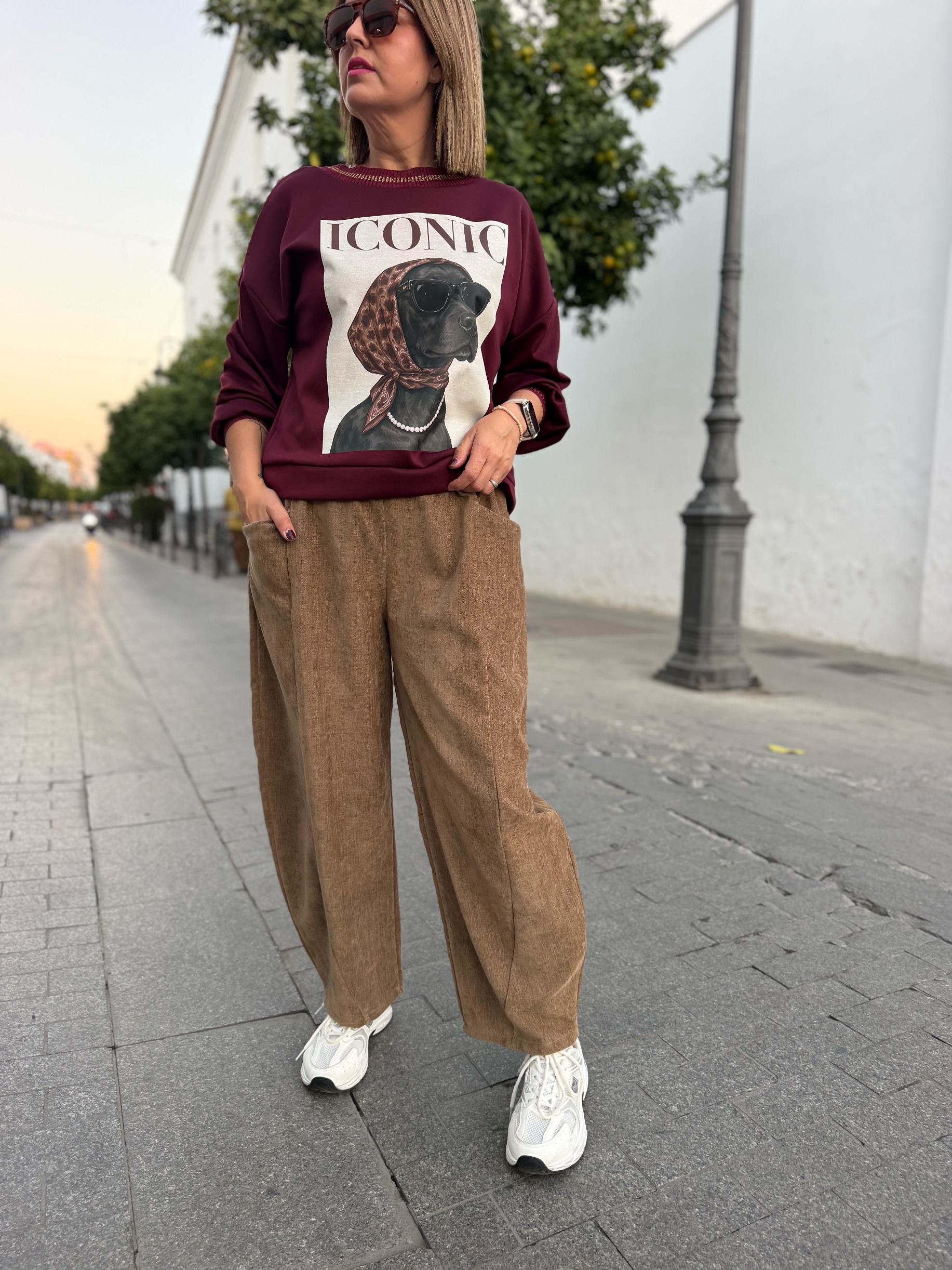 Pantalón Lisboa bolsillos camel.